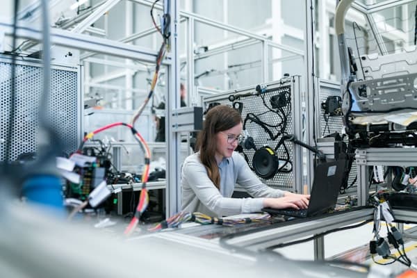 Environnement industriel avec gestion IT modernisée